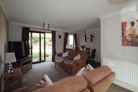 3 bedroom detached house for sale, Coniston Road, Gunthorpe, Peterborough, PE4 7GU