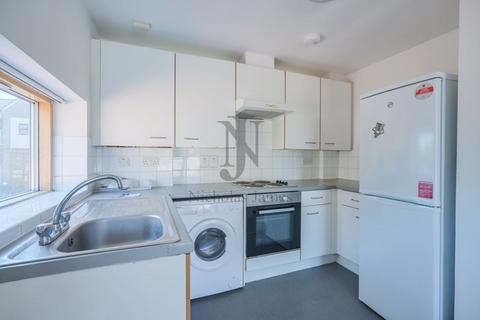 2 bedroom apartment to rent, West Green Road, London N15