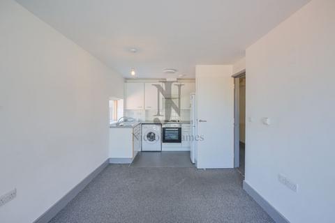 2 bedroom apartment to rent, West Green Road, London N15