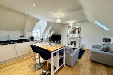 5 Ampthill Road, Silsoe, Bedford, MK45 4DX