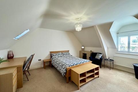 5 Ampthill Road, Silsoe, Bedford, MK45 4DX