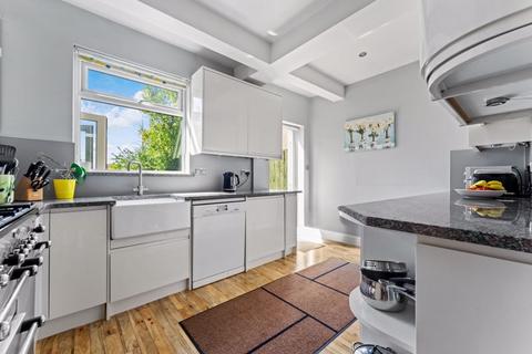41 Ebbisham Road, Worcester Park, KT4 8ND