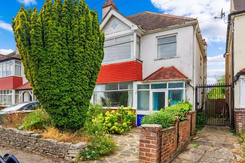 3 bedroom end of terrace house for sale, Priory Crescent, Cheam