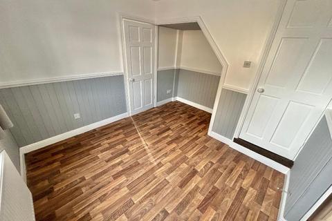 3 bedroom end of terrace house for sale, Queen Street, Chapeltown, Sheffield, S35 2WQ