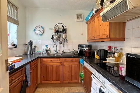 2 bedroom flat for sale, Market Field, Station Road, Steyning, West Sussex, BN44 3SU