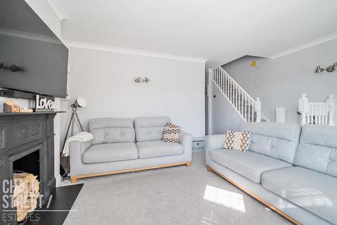 30 Brooklands Gardens, Hornchurch, RM11 2AE