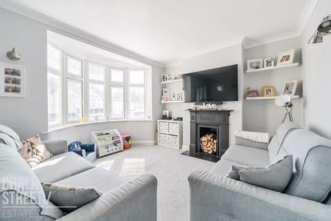 30 Brooklands Gardens, Hornchurch, RM11 2AE