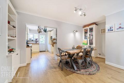 30 Brooklands Gardens, Hornchurch, RM11 2AE