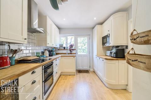 30 Brooklands Gardens, Hornchurch, RM11 2AE