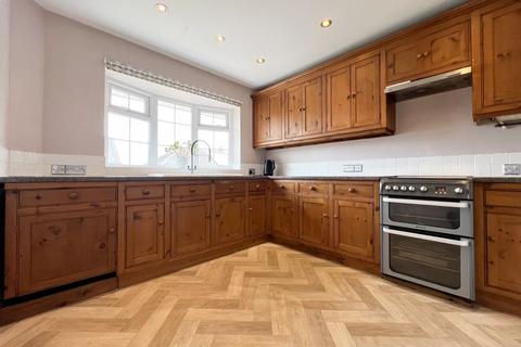 4 Mollatts Close, Leek, ST13 7AJ