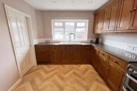 4 Mollatts Close, Leek, ST13 7AJ