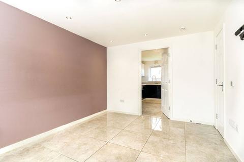 3 bedroom semi-detached house to rent, Gretna Mews, Edinburgh, EH6