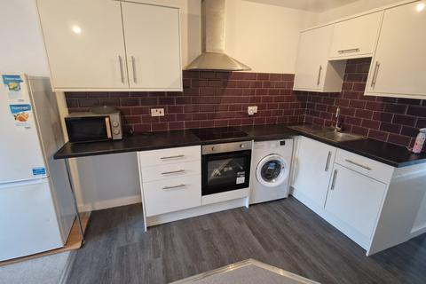 2 bedroom flat to rent, Castle Street, Bilston, West Midlands, WV14