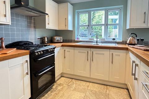 10 Bluebell Close, Abbeymead, Gloucester, GL4 4GP