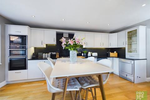 38 Morgan Road, Reading, RG1 5HG