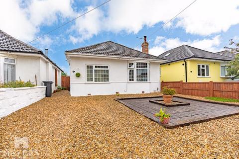 2 bedroom detached bungalow for sale, Heaton Road, Bournemouth - BH10