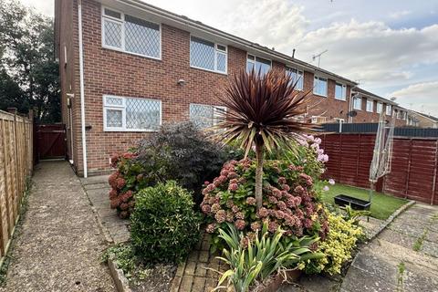 3 bedroom end of terrace house for sale, Blandford Road, Poole BH15