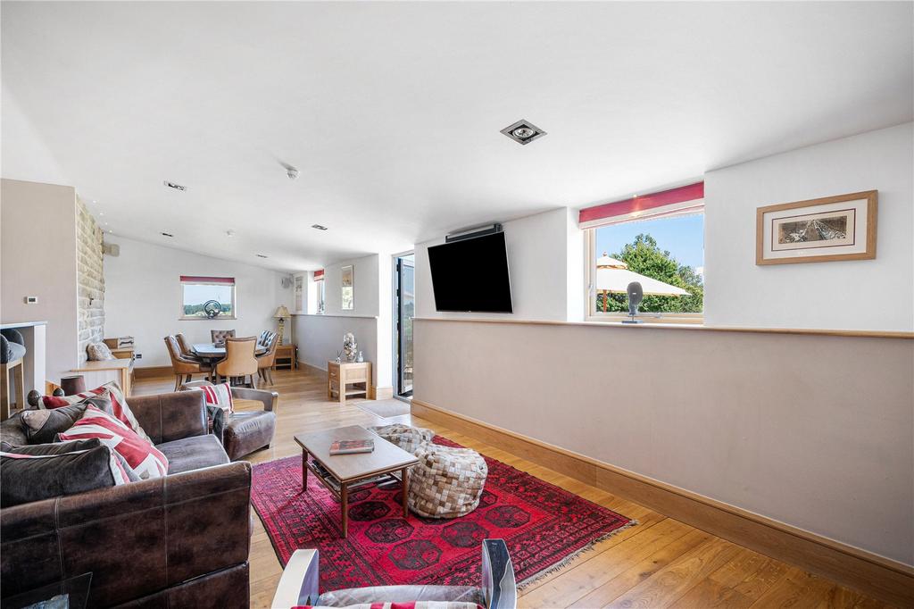 Lounge Area