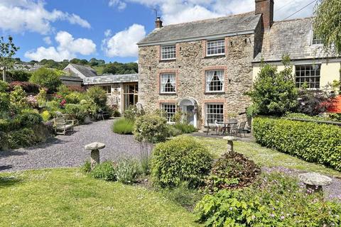 4 bedroom townhouse for sale, Quay Street, Lostwithiel PL22