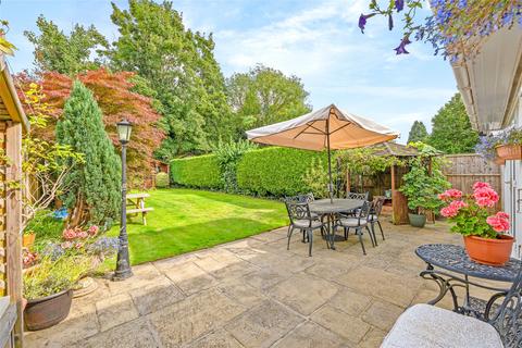 3 bedroom detached house for sale, Farleigh Road, Warlingham, Surrey, CR6