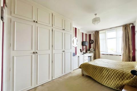 143 Bellingham Road, London, SE6 2PP