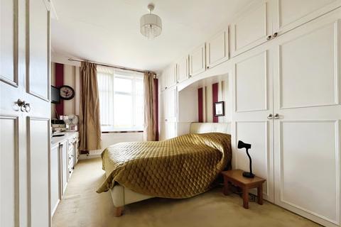 143 Bellingham Road, London, SE6 2PP