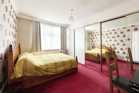 143 Bellingham Road, London, SE6 2PP