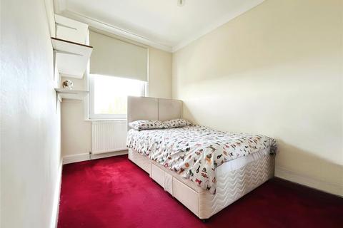 143 Bellingham Road, London, SE6 2PP