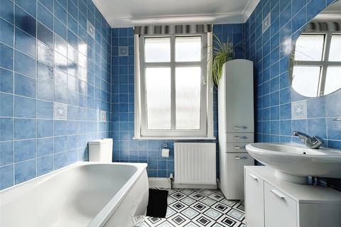 143 Bellingham Road, London, SE6 2PP