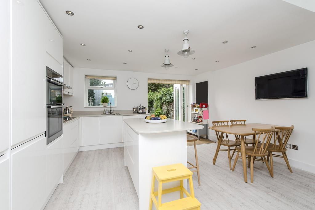 59 Russell Road-Kit1