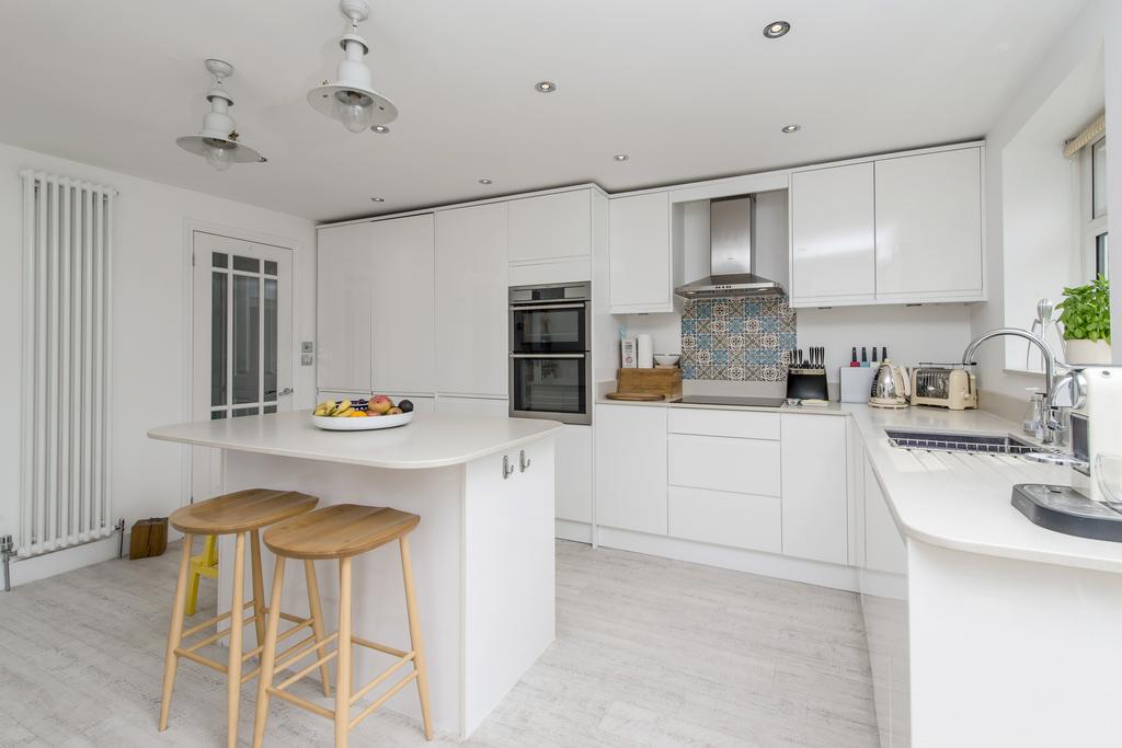 59 Russell Road-Kit3