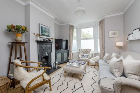 3 bedroom house to rent, Russell Road, London SW19