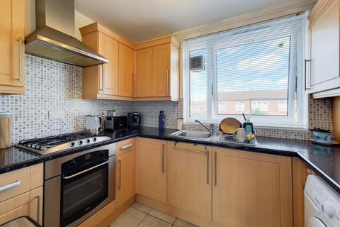 1 bedroom apartment to rent, Waverton Road, Earlsfield SW18