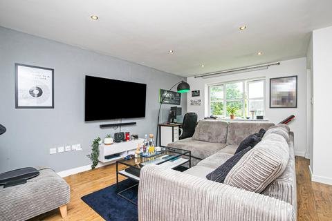 2 bedroom apartment to rent, Hubbard Court, Loughton IG10