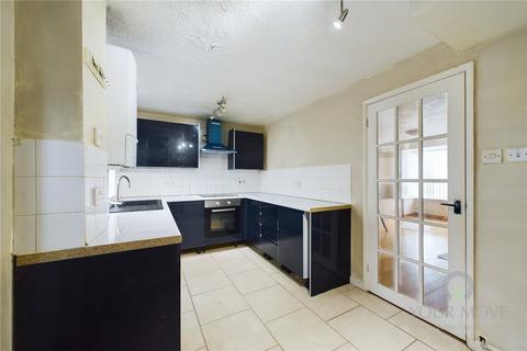 3 bedroom semi-detached house to rent, Emley Close, Northampton NN3