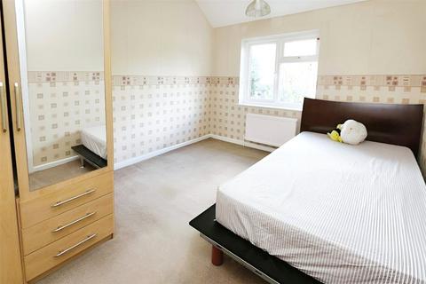 17 Douglas Road, Kingston Upon Thames, KT1 3PX
