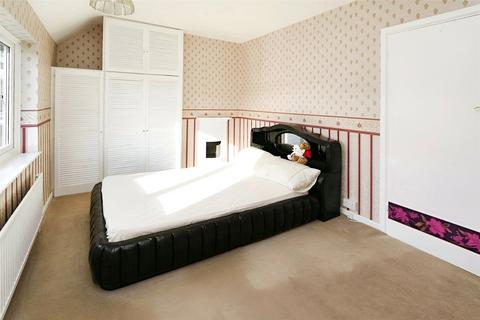17 Douglas Road, Kingston Upon Thames, KT1 3PX
