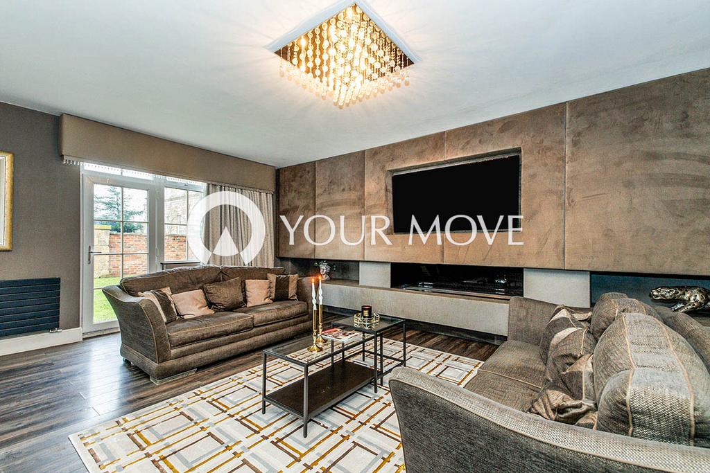Lounge/Family Room