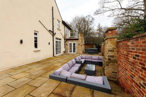 Side Garden/Patio