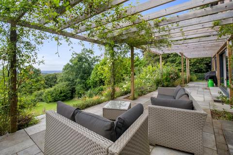 5 bedroom detached house to rent, Bucklers, Harcourt Road, West Malvern, Worcestershire, WR14 4DN