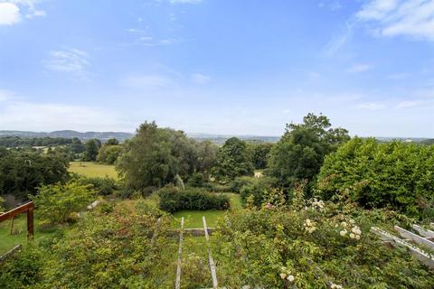 5 bedroom detached house to rent, Bucklers, Harcourt Road, West Malvern, Worcestershire, WR14 4DN