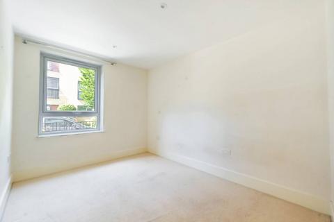 3 bedroom flat to rent, Attlee Court, Stanmore, HA7