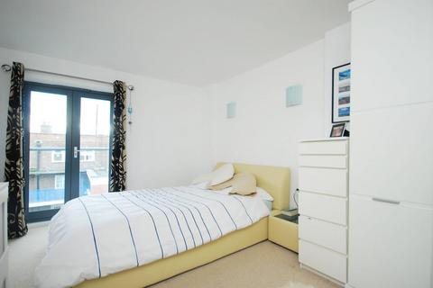 1 bedroom flat to rent, Queensbridge Road, Haggerston, London, E2