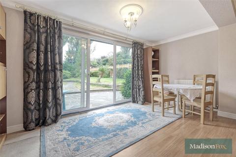 3 bedroom detached house for sale, Roundmead Avenue, Essex IG10