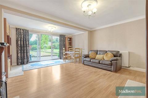 3 bedroom detached house for sale, Roundmead Avenue, Essex IG10