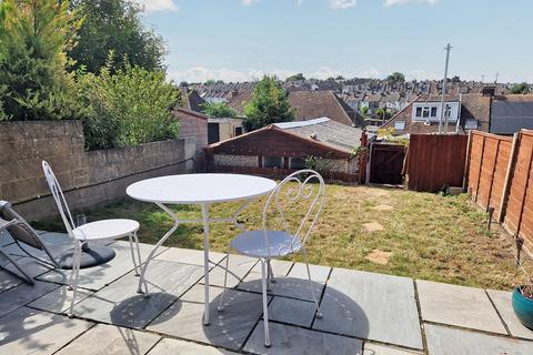 3 bedroom terraced house for sale, Howard Avenue, Rochester