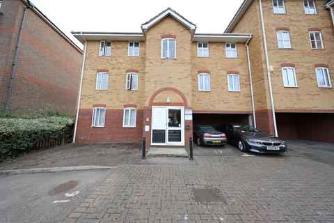 2 bedroom flat to rent, Coal Court, Grays