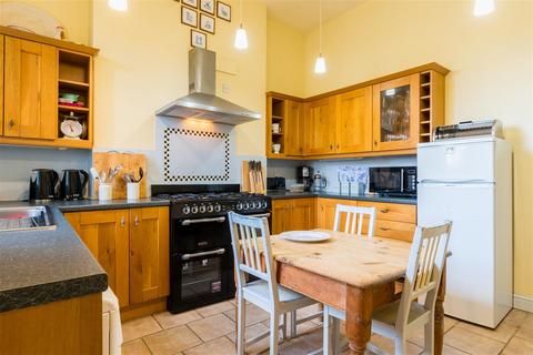 4 bedroom terraced house to rent, 11A St. Matthews Terrace, Leyburn