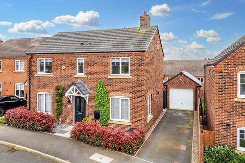 4 bedroom detached house for sale, Bluebell Close, Droitwich, WR9