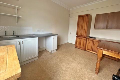 2 bedroom flat to rent, Swanage